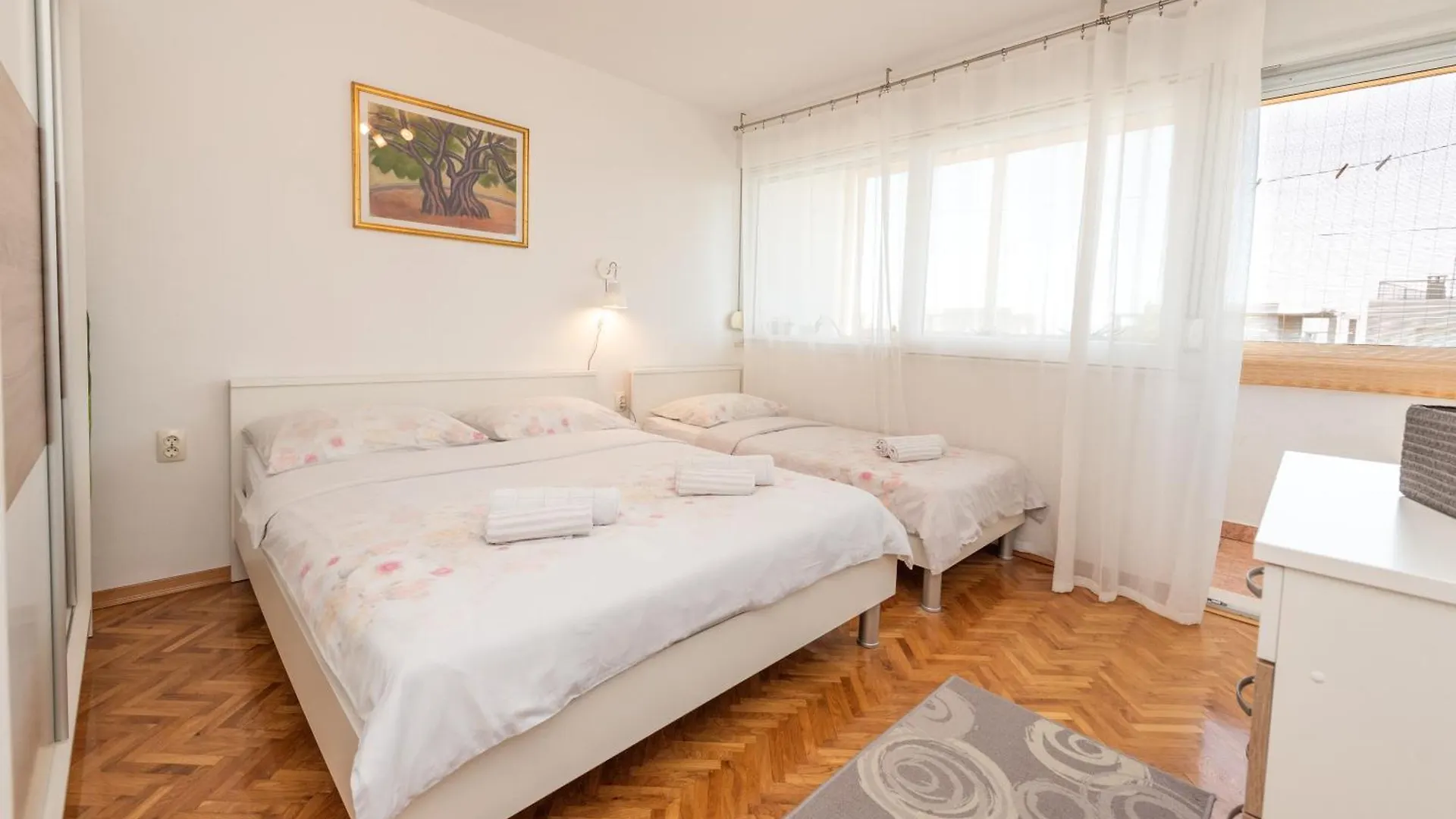 Happy Stay Split Apartment