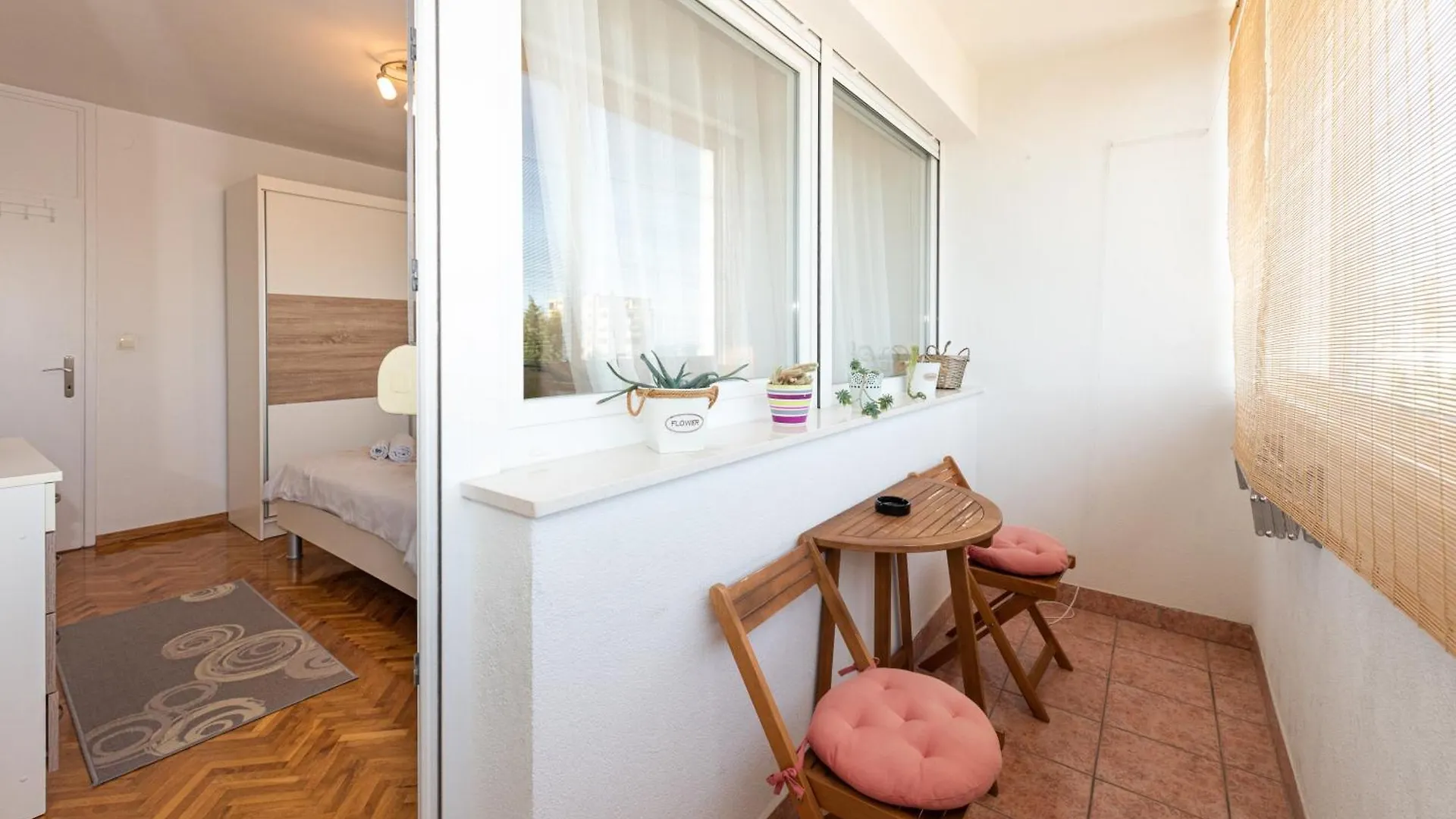 Happy Stay Split Apartment